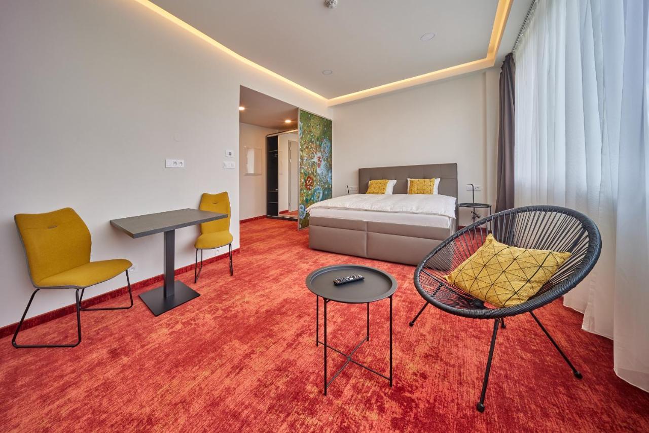 Hotel Hertz Hradec Kralove Exterior photo